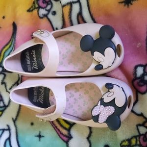 Mini Melissa girls